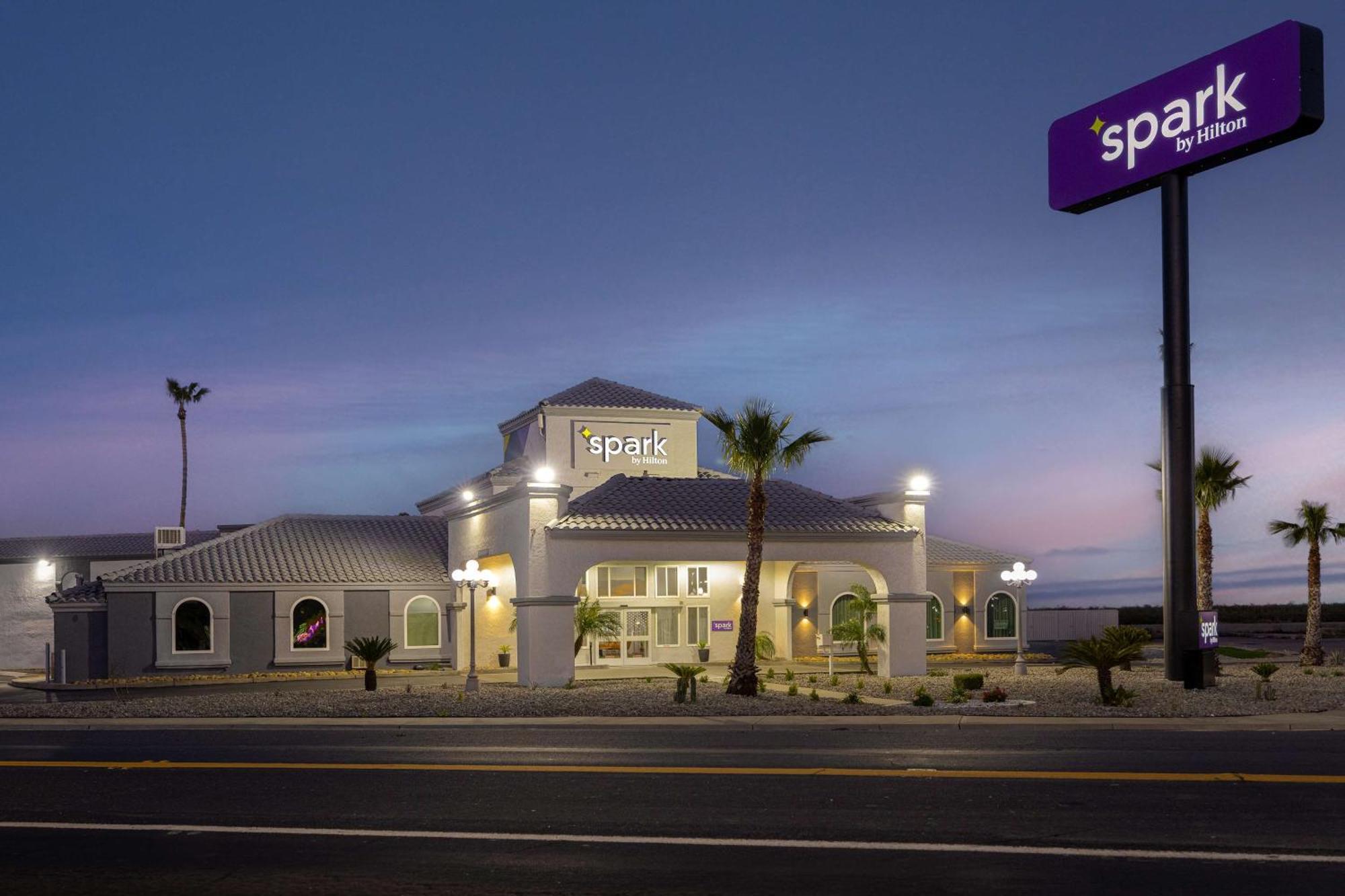 Spark By Hilton Santa Nella Exterior foto